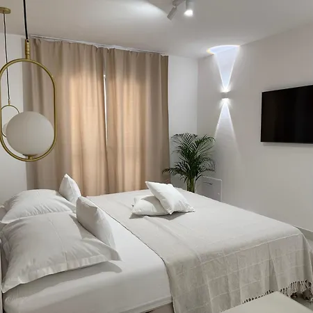 Oleander & Centar Χβαρ