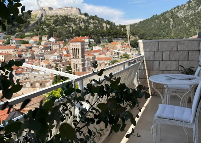 올리앤더 아파트먼트&룸 첸타르 *