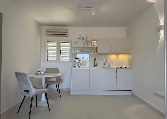 올리앤더 아파트먼트&룸 첸타르 흐바르